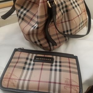 Authenticate Burberry Tote Shoulder bag